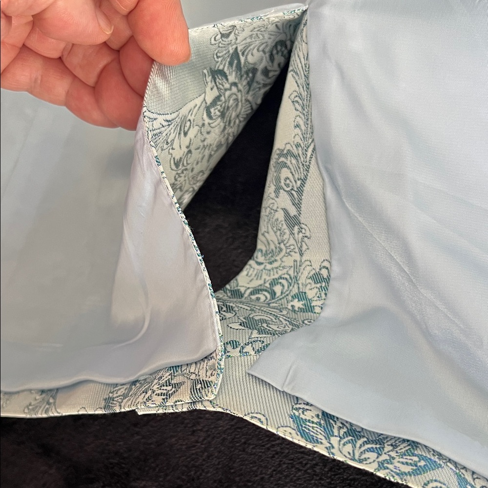 NWOT. Light Blue Brocade Shawl Collar Blazer and Trouser Set with bow tie.Men - Picture 15 of 16